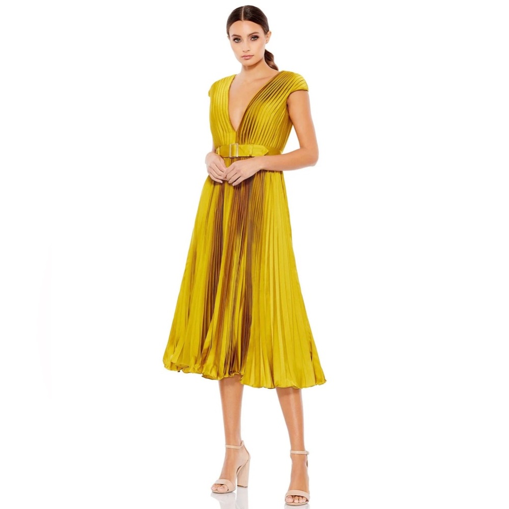 Mac Duggal Short Pleated Cap sleeve Dress - Chartreuse